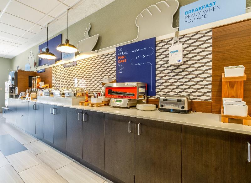 Holiday Inn Express Hotel & Suites Hearne, An Ihg Hotel Екстер'єр фото